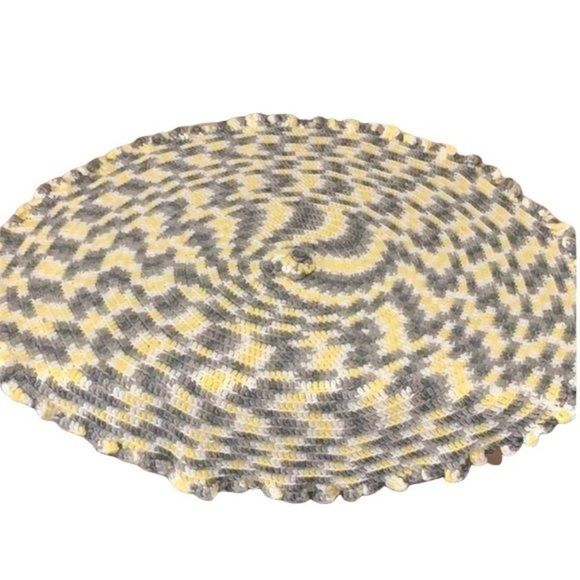 Handmade Knitted Crocheted Grey Yellow White Round lap‎ baby Blanket - Picture 1 of 9